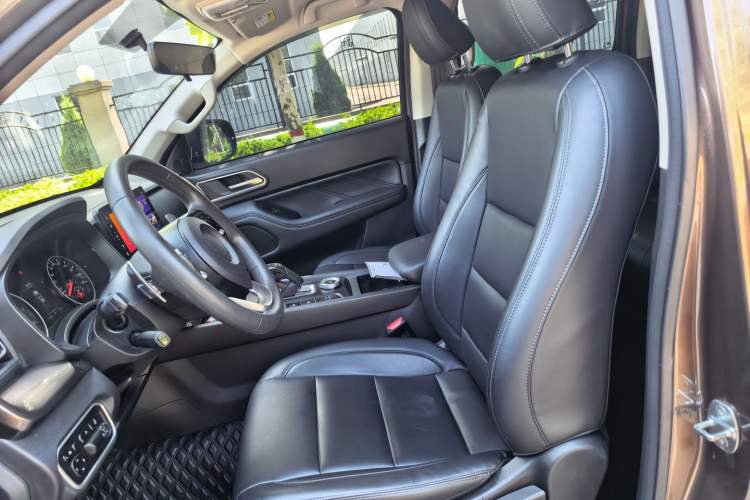 Used Great Wall Poer 2023 2.0T Commercial Version Automatic Diesel Two-Wheel Drive Elite Trim with Long Bed – GW4D20M Left Front Seat