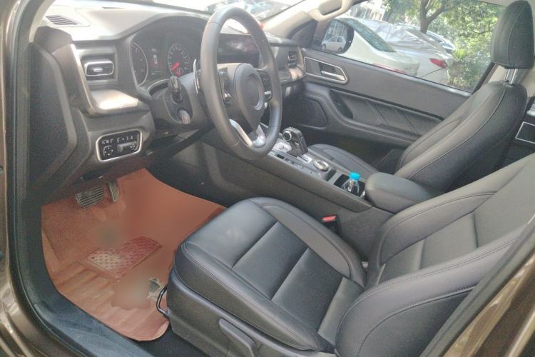 Used Great Wall Poer 2023 2.0T Commercial Version Automatic Diesel Two-Wheel Drive Elite Trim with Long Bed – GW4D20M Left Front Seat