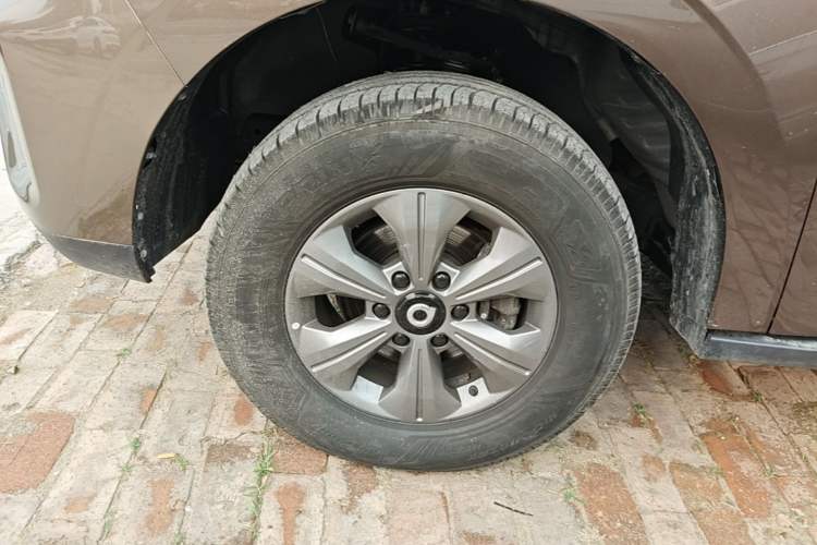 Used Great Wall Poer 2023 2.0T Commercial Version Automatic Gasoline 4x4 Elite Trim Standard Box GW4C20B Left Front Wheel Hub