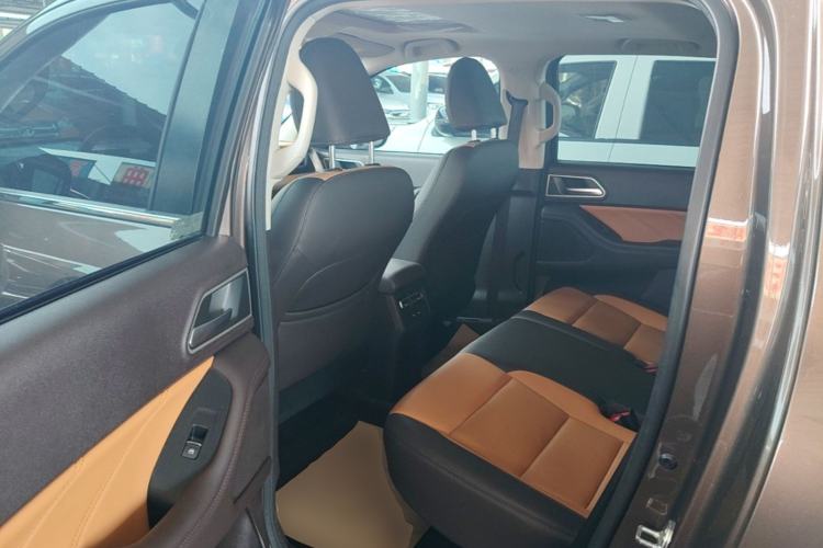 Used Great Wall Poer 2023 2.0T Passenger Version Automatic Diesel 4x4 Prestige Edition GW4D20M Left Rear Seat