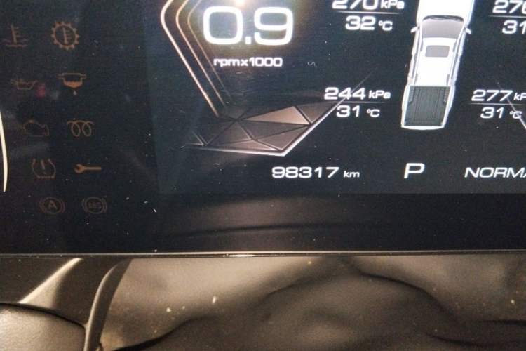 Used Great Wall Poer 2023 2.0T Passenger Version Automatic Diesel Two-Wheel Drive Comfort Trim – GW4D20M Odometer Close Up