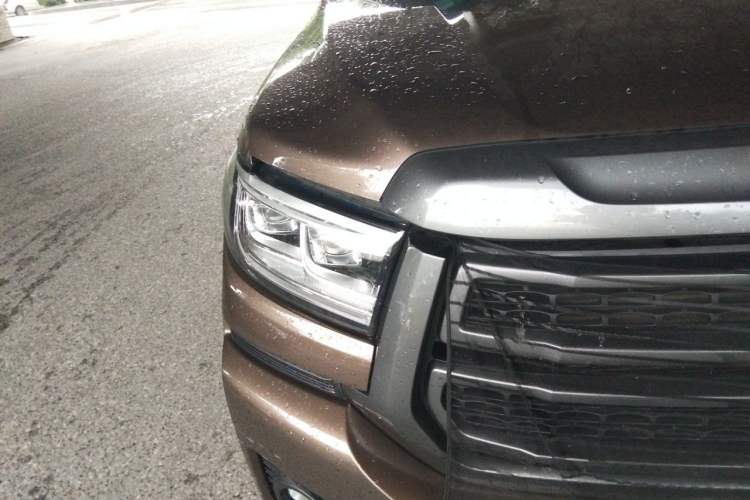 Used Great Wall Poer 2023 2.0T Passenger Version Automatic Diesel Two-Wheel Drive Comfort Trim – GW4D20M Right Front Headlight