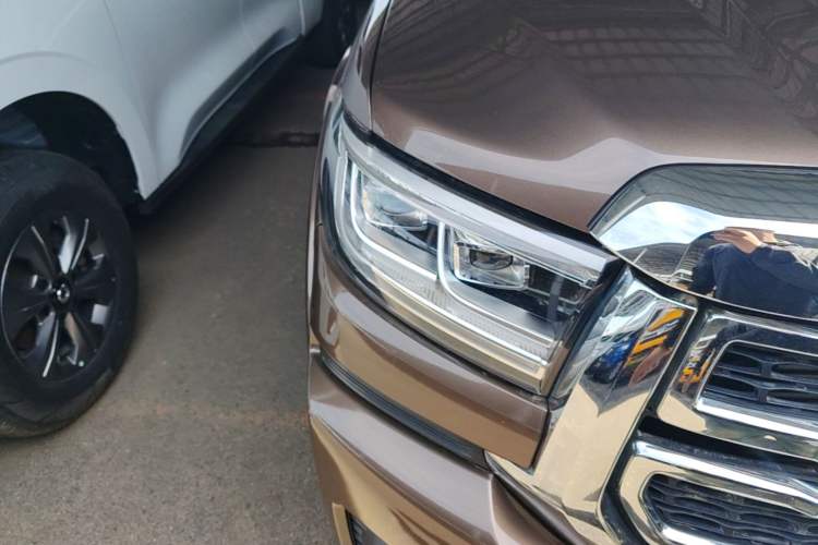 Used Great Wall Poer 2023 2.0T Passenger Version Automatic Diesel 4x4 Prestige Edition GW4D20M Right Front Headlight
