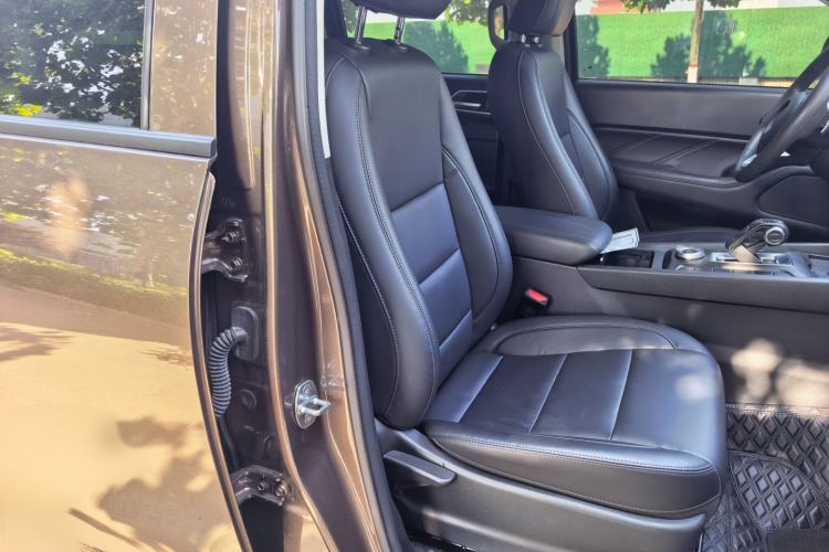 Used Great Wall Poer 2023 2.0T Commercial Version Automatic Diesel Two-Wheel Drive Elite Trim with Long Bed – GW4D20M Right Front Seat