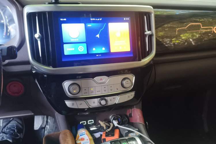 Used Great Wall Poer 2023 2.0T Passenger Version Automatic Diesel 4x4 Prestige Edition GW4D20M Audio And AC Panel