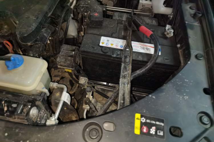 Used Great Wall Poer 2023 2.0T Off-Road Edition Automatic Diesel 4x4 Mount Everest Version Engine Bay Left