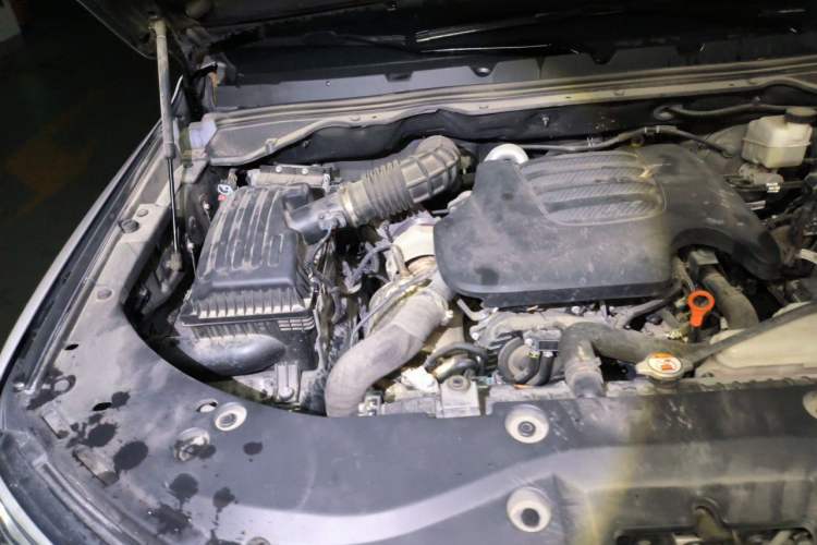 Used Great Wall Poer 2023 2.0T Passenger Version Automatic Diesel 4x4 Comfort Trim – GW4D20M Engine Bay Right