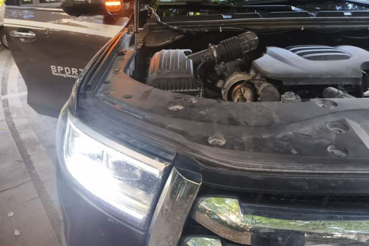 Used Great Wall Poer 2023 2.0T Passenger Version Automatic Diesel 4x4 Prestige Edition GW4D20M Engine Bay Right