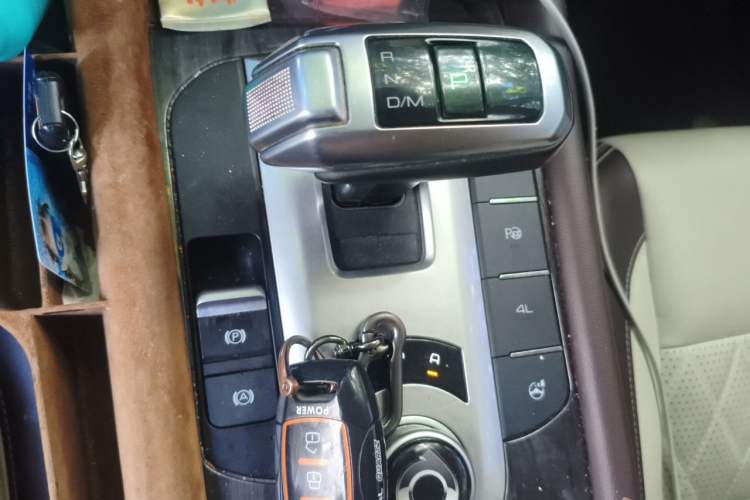 Used Great Wall Poer 2023 2.0T Passenger Version Automatic Diesel 4x4 Prestige Edition GW4D20M Gear Lever