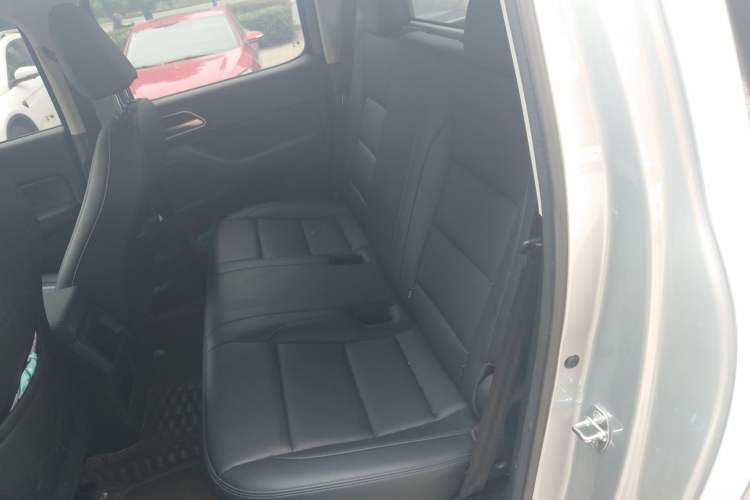 Used Great Wall Poer 2023 2.0T Commercial Version Automatic Diesel 4x4 Elite Long-Box GW4D20M Interior 1