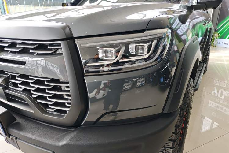 Used Great Wall Poer 2023 2.0T Off-Road Version Automatic Diesel Four-Wheel Drive High-End Edition Left Front Headlight