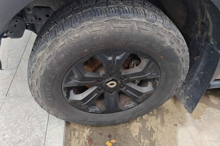 Used Great Wall Poer 2023 2.0T Off-Road Version Automatic Diesel Four-Wheel Drive High-End Edition Left Front Wheel Hub