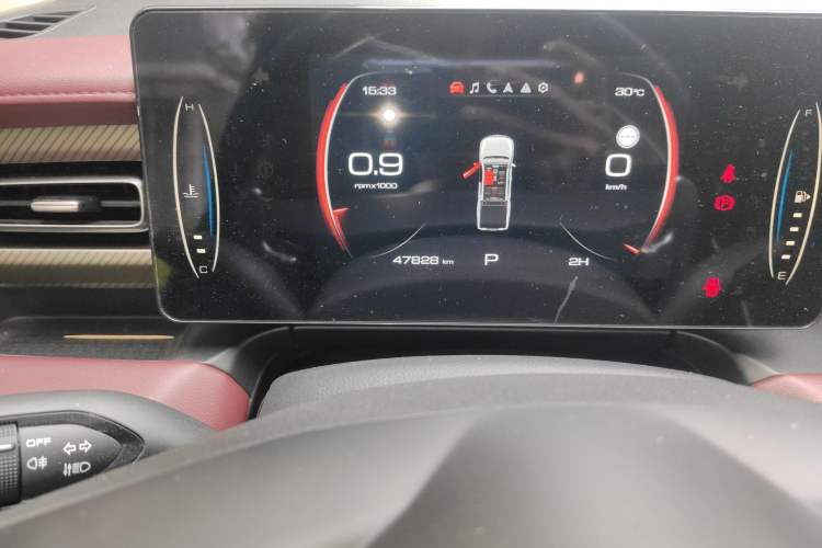 Used Great Wall Poer 2023 2.0T Off-Road Version Automatic Diesel Four-Wheel Drive High-End Edition Odometer Close Up