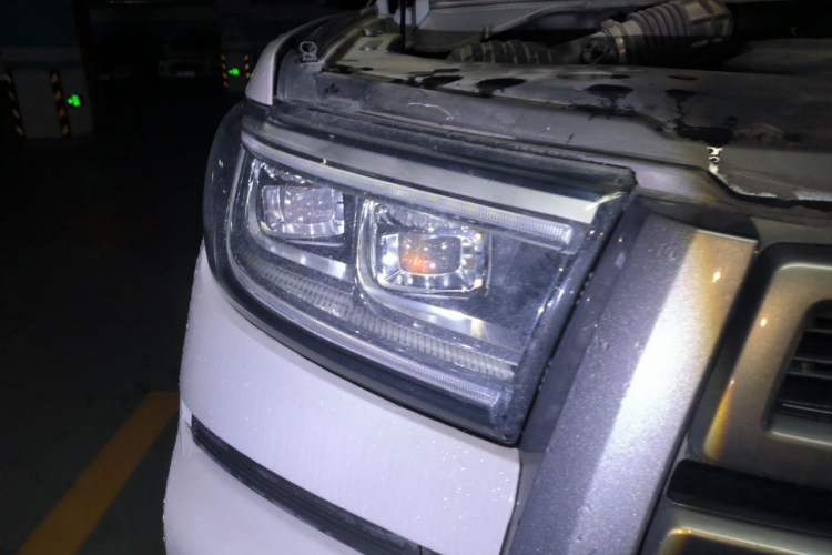 Used Great Wall Poer 2023 2.0T Passenger Version Automatic Diesel 4x4 Comfort Trim – GW4D20M Right Front Headlight
