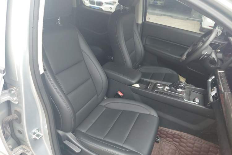 Used Great Wall Poer 2023 2.0T Commercial Version Automatic Diesel 4x4 Elite Long-Box GW4D20M Right Front Seat