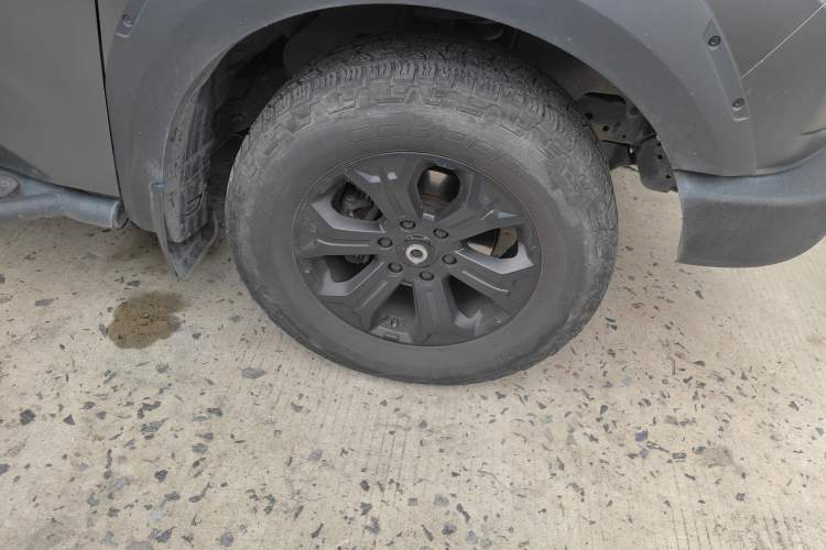 Used Great Wall Poer 2023 2.0T Off-Road Version Automatic Diesel Four-Wheel Drive High-End Edition Right Front Wheel Hub