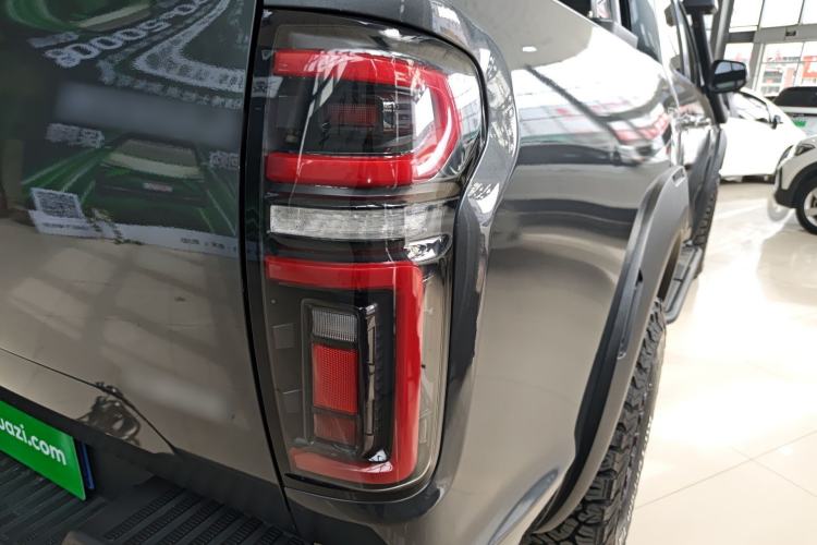 Used Great Wall Poer 2023 2.0T Off-Road Version Automatic Diesel Four-Wheel Drive High-End Edition Right Rear Taillight