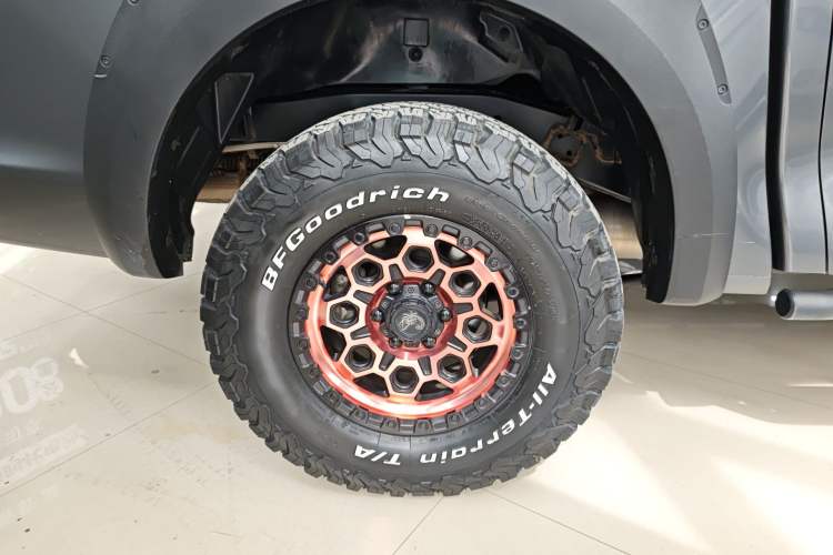 Used Great Wall Poer 2023 2.0T Off-Road Version Automatic Diesel Four-Wheel Drive High-End Edition Right Rear Wheel Hub