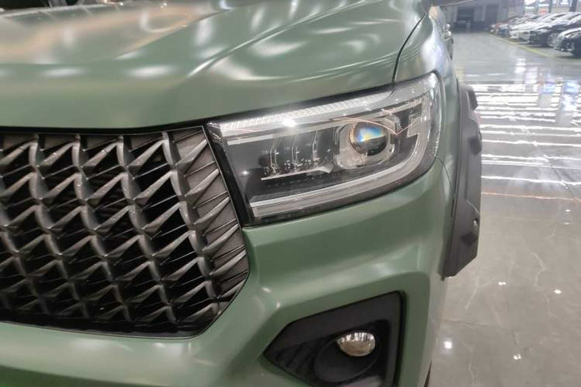 Used Great Wall Poer 2023 2.0T Commercial Version Automatic Gasoline Two-Wheel Drive Elite Trim with Long Bed – GW4C20B Left Front Headlight