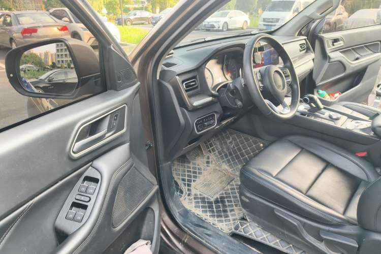 Used Great Wall Poer 2023 2.0T Commercial Version Automatic Diesel Two-Wheel Drive Elite Trim with Long Bed – GW4D20M Driver Seat
