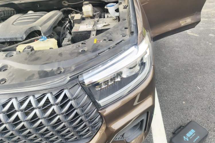 Used Great Wall Poer 2023 2.0T Commercial Version Automatic Diesel Two-Wheel Drive Elite Trim with Long Bed – GW4D20M Engine Bay Left