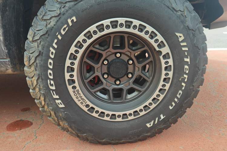 Used Great Wall Poer 2023 2.0T Firebolt Version GW4C20B Right Front Wheel Hub