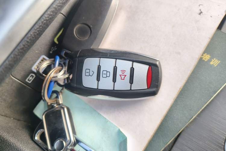 Used Great Wall Poer 2023 2.0T Commercial Version Automatic Diesel Two-Wheel Drive Elite Trim with Long Bed – GW4D20M Vehicle Key