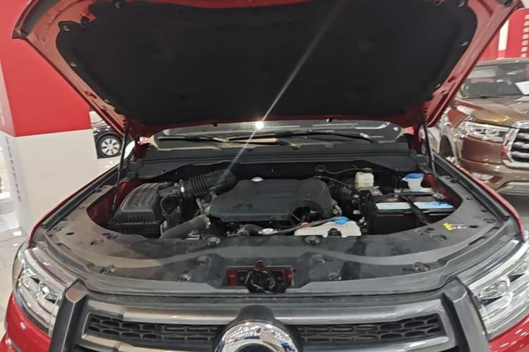 Used Great Wall Poer 2023 2.0T Passenger Version Automatic Diesel 4x4 Comfort Trim – GW4D20M Engine Bay