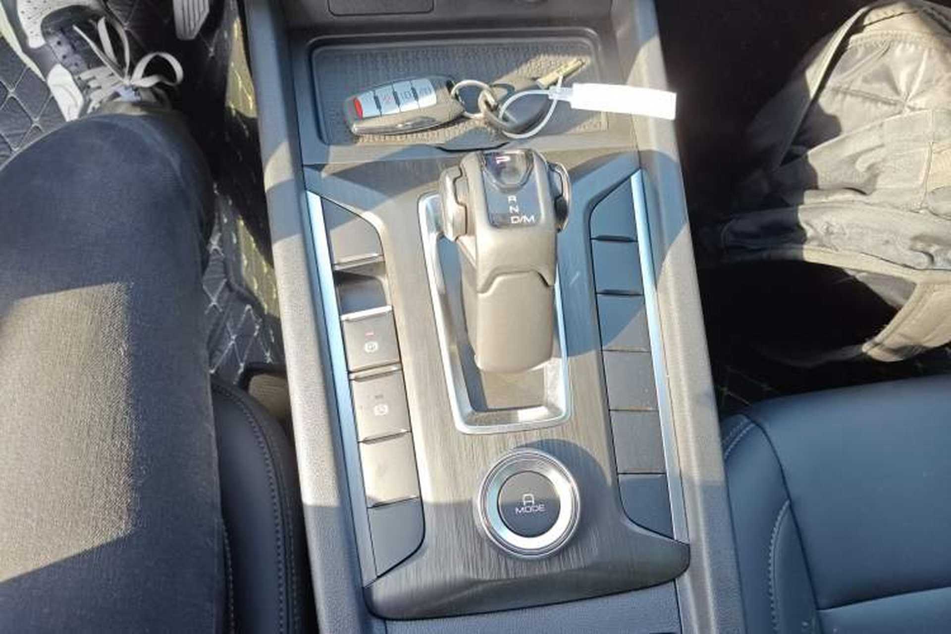 Used Great Wall Poer 2023 2.0T Commercial Version Automatic Gasoline 4x4 Elite Long-Box GW4C20B Gear Lever