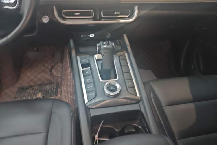 Used Great Wall Poer 2023 2.0T Passenger Version Automatic Diesel 4x4 Comfort Trim – GW4D20M Gear Lever
