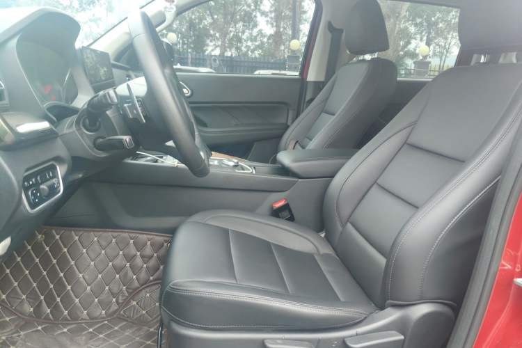 Used Great Wall Poer 2023 2.0T Commercial Version Automatic Gasoline Two-Wheel Drive Elite Trim with Long Bed – GW4C20B Left Front Seat