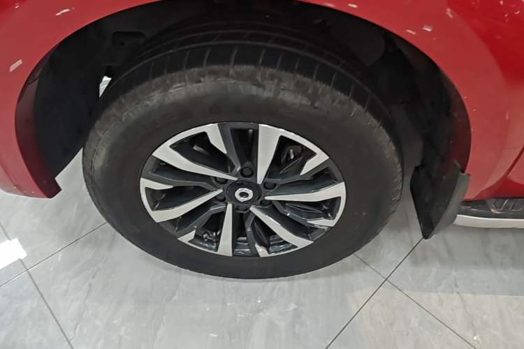 Used Great Wall Poer 2023 2.0T Passenger Version Automatic Diesel 4x4 Comfort Trim – GW4D20M Left Front Wheel Hub