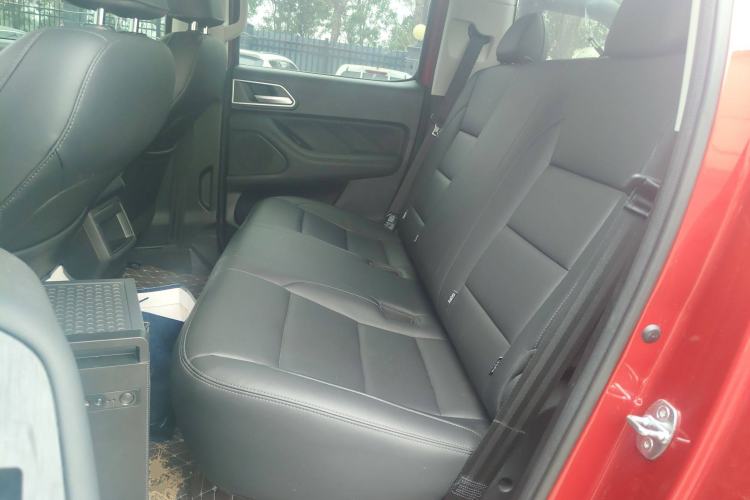 Used Great Wall Poer 2023 2.0T Commercial Version Automatic Gasoline Two-Wheel Drive Elite Trim with Long Bed – GW4C20B Left Rear Seat