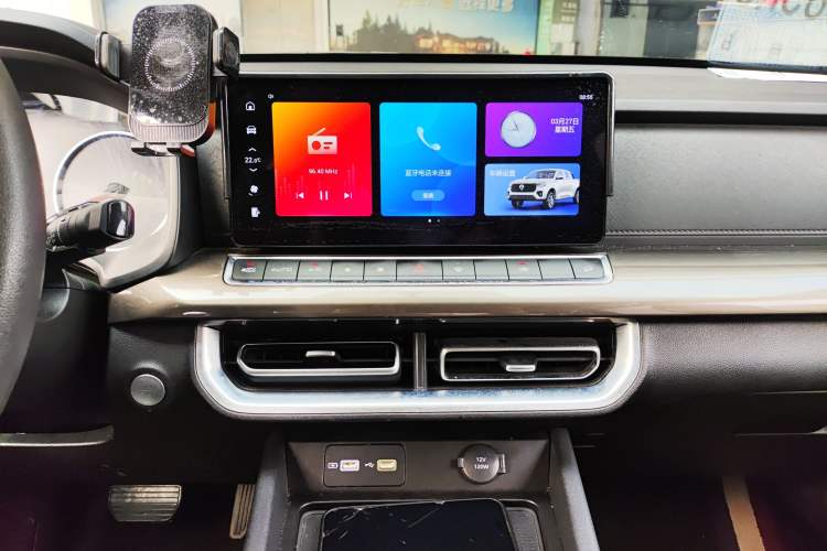 Used Great Wall Poer 2023 2.0T Commercial Version Automatic Diesel Two-Wheel Drive Elite Trim with Long Bed – GW4D20M Audio And AC Panel
