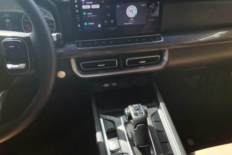 Used Great Wall Poer 2023 2.0T Commercial Version Automatic Gasoline 4x4 Navigation-Ready Long-Box GW4C20B Audio And AC Panel