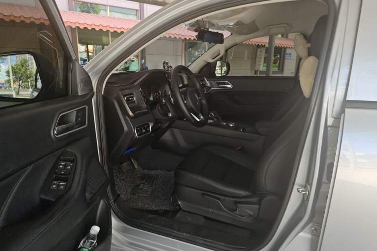 Used Great Wall Poer 2023 2.0T Commercial Version Automatic Diesel Two-Wheel Drive Elite Trim with Long Bed – GW4D20M Driver Seat