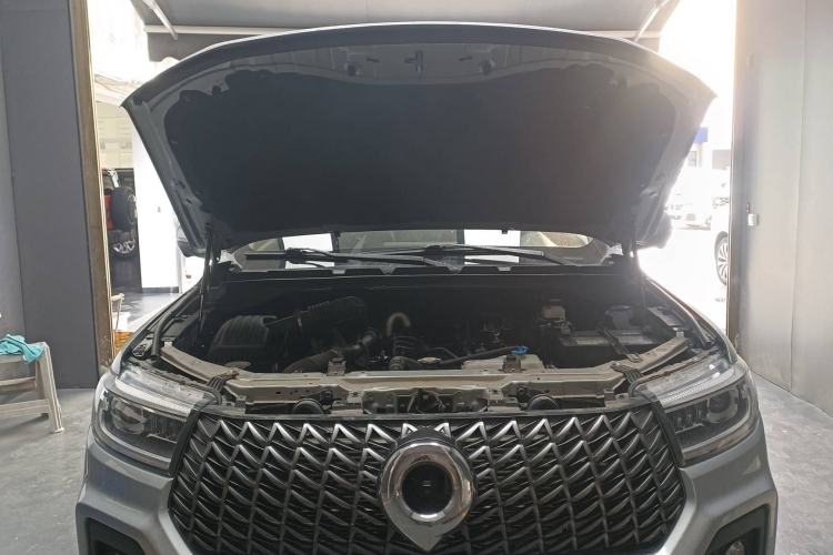 Used Great Wall Poer 2023 2.0T Commercial Version Automatic Diesel 4x4 Elite Long-Box GW4D20M Engine Bay