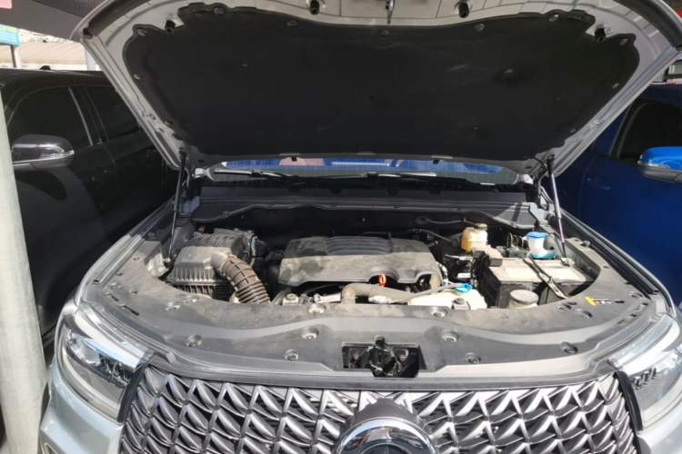 Used Great Wall Poer 2023 2.0T Commercial Version Automatic Gasoline 4x4 Navigation-Ready Long-Box GW4C20B Engine Bay