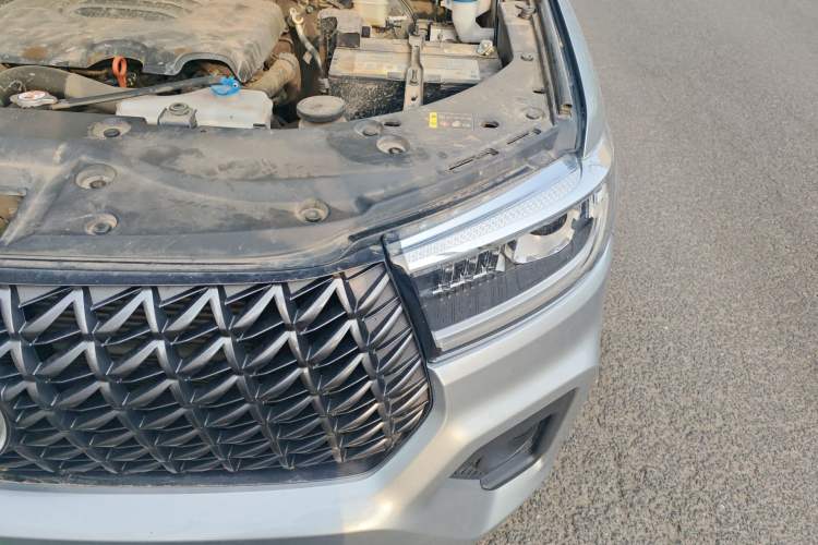 Used Great Wall Poer 2023 2.0T Commercial Version Automatic Gasoline 4x4 Elite Trim Standard Box GW4C20B Engine Bay Left