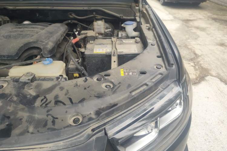 Used Great Wall Poer 2023 2.0T Off-Road Edition Automatic Diesel 4x4 Mount Everest Version Engine Bay Left