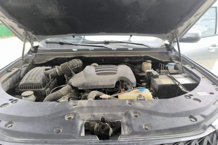 Used Great Wall Poer 2023 2.0T Commercial Version Automatic Diesel Two-Wheel Drive Elite Trim with Long Bed – GW4D20M Engine Bay