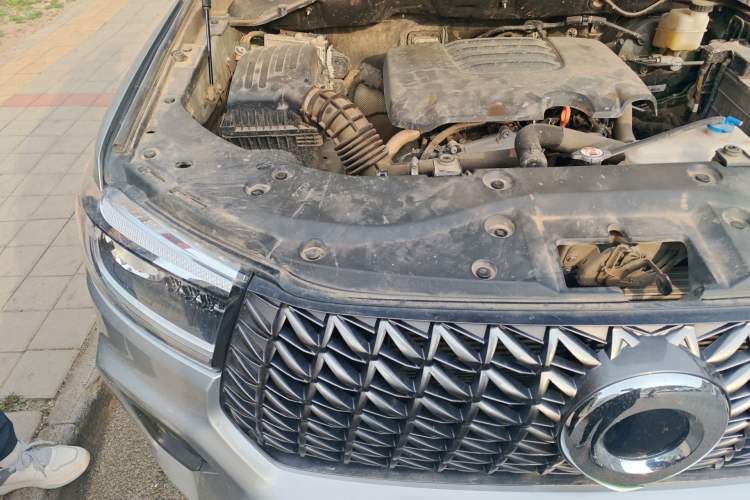 Used Great Wall Poer 2023 2.0T Commercial Version Automatic Gasoline 4x4 Elite Trim Standard Box GW4C20B Engine Bay Right