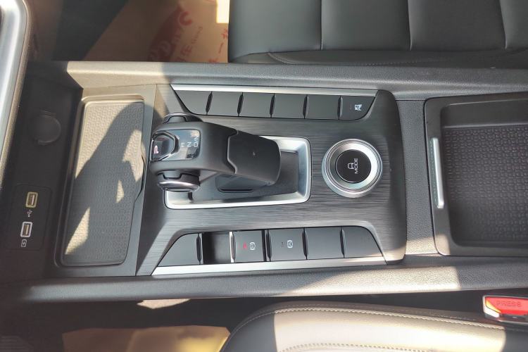 Used Great Wall Poer 2023 2.0T Commercial Version Automatic Diesel 4x4 Elite Long-Box GW4D20M Gear Lever