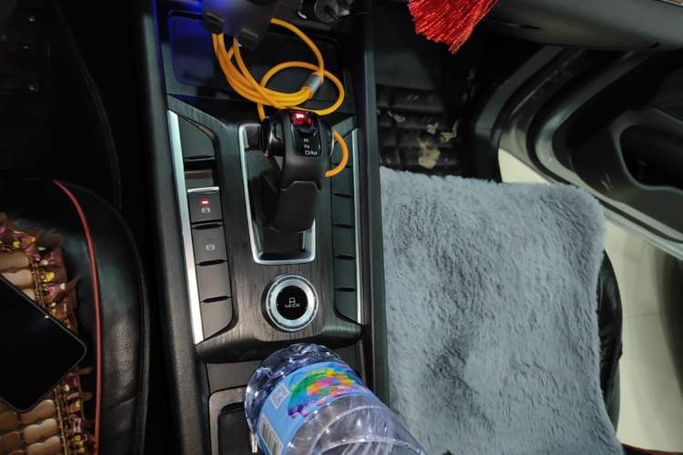 Used Great Wall Poer 2023 2.0T Commercial Version Automatic Diesel Two-Wheel Drive Elite Trim with Long Bed – GW4D20M Gear Lever