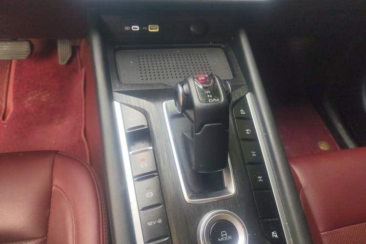 Used Great Wall Poer 2023 2.0T Off-Road Edition Automatic Diesel 4x4 Mount Everest Version Gear Lever