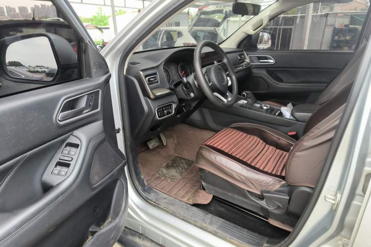 Used Great Wall Poer 2023 2.0T Commercial Version Automatic Diesel Two-Wheel Drive Elite Trim with Long Bed – GW4D20M Interior 2