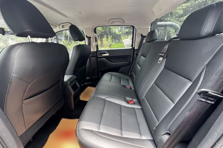 Used Great Wall Poer 2023 2.0T Commercial Version Automatic Diesel 4x4 Elite Long-Box GW4D20M Interior 3