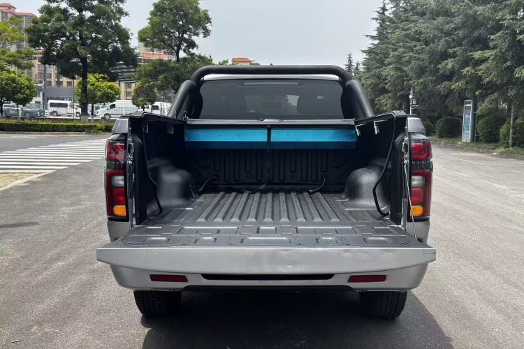 Used Great Wall Poer 2023 2.0T Commercial Version Automatic Diesel 4x4 Elite Long-Box GW4D20M Interior 4
