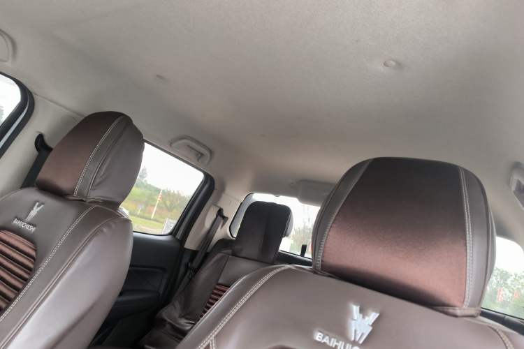 Used Great Wall Poer 2023 2.0T Commercial Version Automatic Diesel Two-Wheel Drive Elite Trim with Long Bed – GW4D20M Interior 4