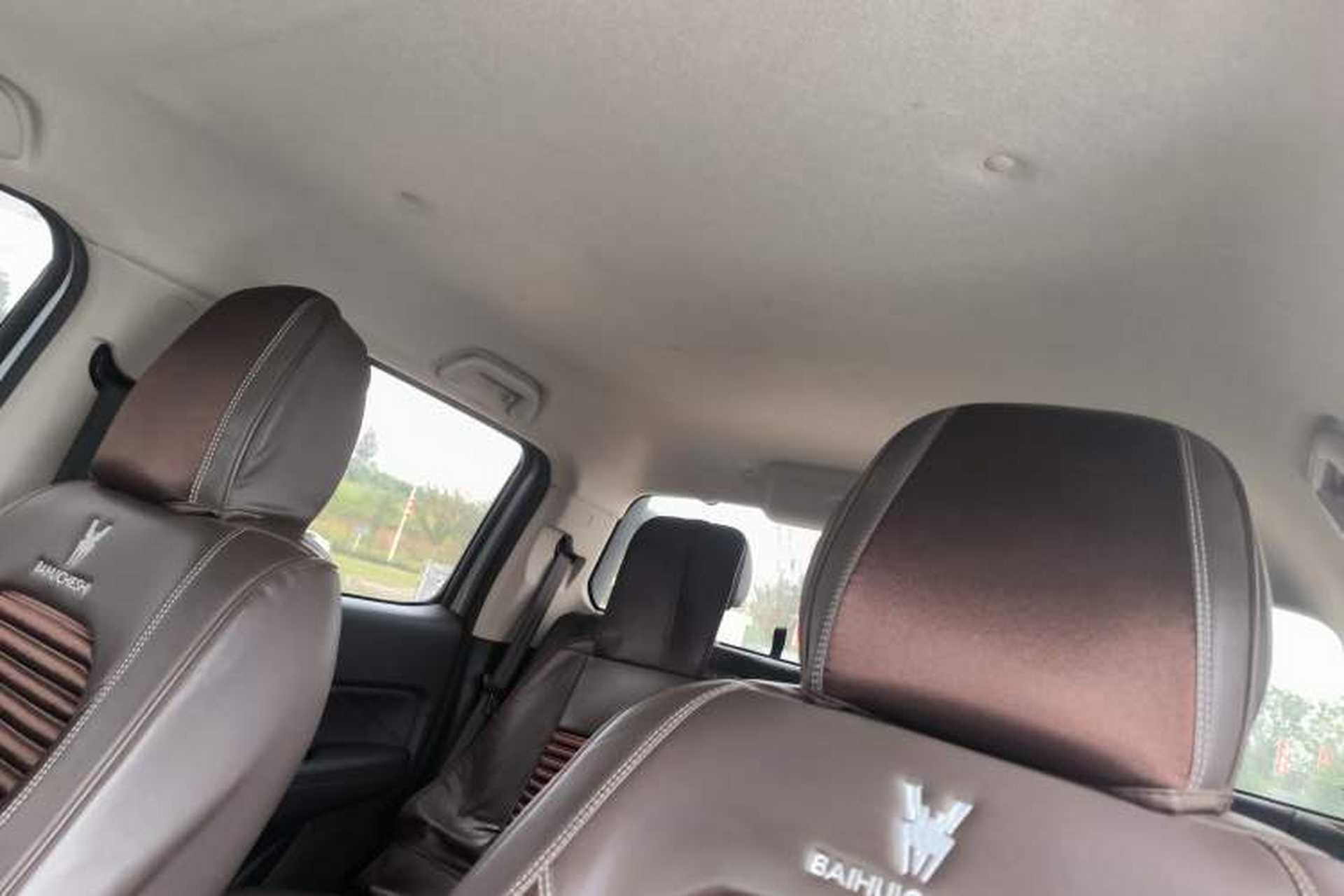 Used Great Wall Poer 2023 2.0T Commercial Version Automatic Diesel Two-Wheel Drive Elite Trim with Long Bed – GW4D20M Interior 4